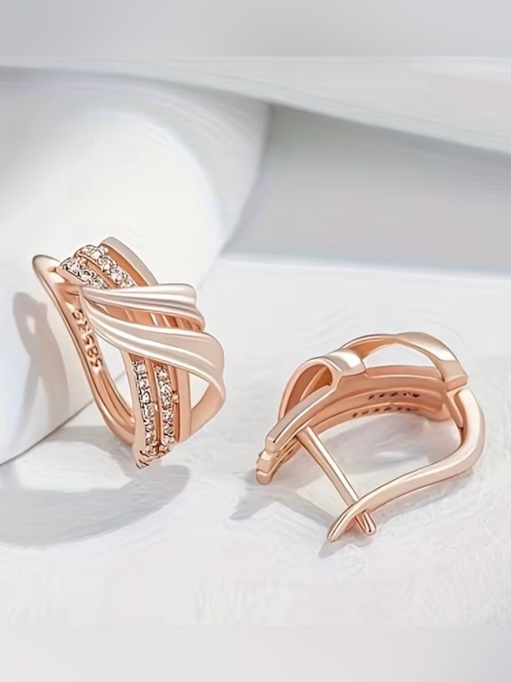 Exquisite Unique Geometric Rose Gold Crystal Hoop Earrings. - Picture 5 of 6